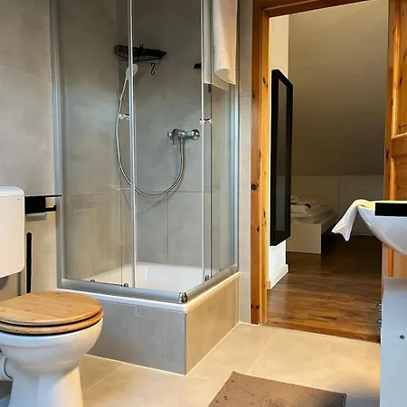Moderne & Stilvolle - Messe & Flughafen Muenchen Apartment Poing